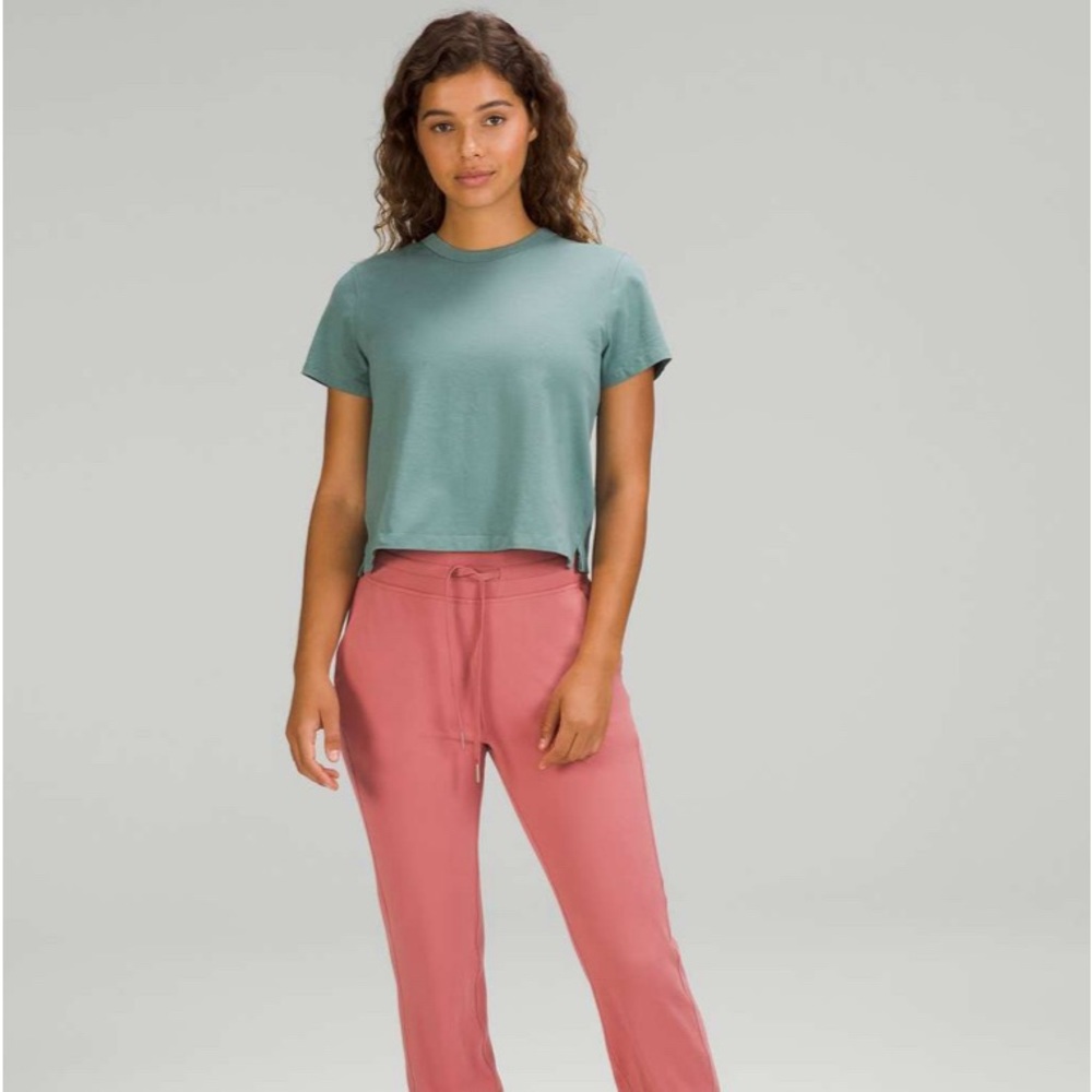 Lululemon Classic Fit Cotton Blend short sleeve shirt